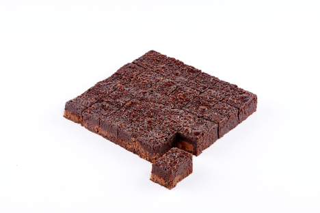 Chocolate Brownie Made with KITKAT® (Slab / Pre-Cut) 