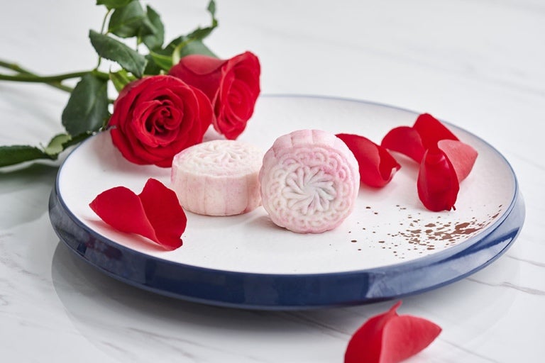 Marbled (Pink) Lychee, Raspberry, Rose Mooncake with KITKAT Spread and KITKAT bites
